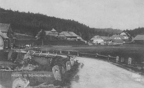 Modrava, silnice s mstkem pes Modravsk potok r.1923