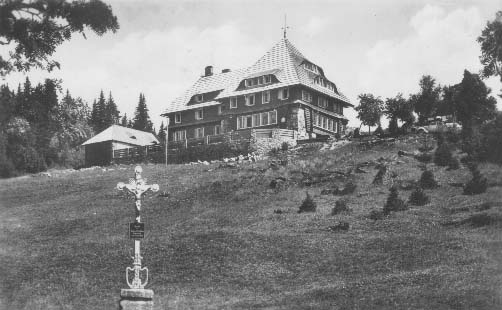 Modrava, pohled na Klostermannovu chatu r.1938