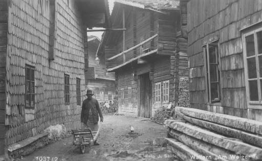 Dřevěnice ve volarské čtvrti Weiger  r.1930