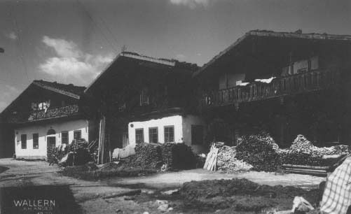 Dřevo připravené na zimu ve volarské čtvrti Anger  r.1930