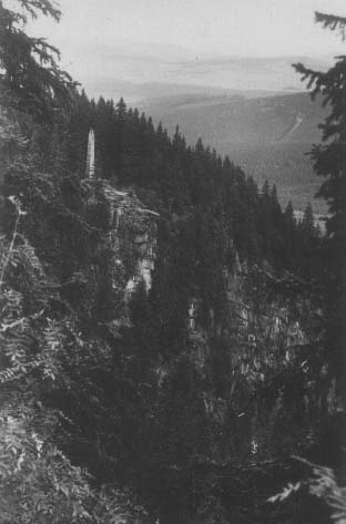 Stifterv pomnk od vyhldky nad Plenm jezerem  r.1929