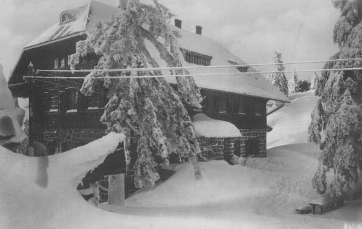 Chata v zim  r.1930